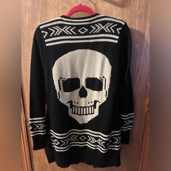 Hot & Delicious Sweaters - Skull Cardigan S/M